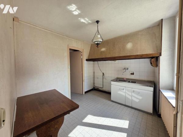 Maison en pisé - résidence principale + investissement locatif – Meyzieu Centre