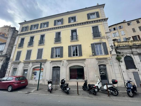 GRASSE CENTRE HISTORIQUE APPARTEMENT 2P 51.5 M2 RENOVE VENDU LOUE