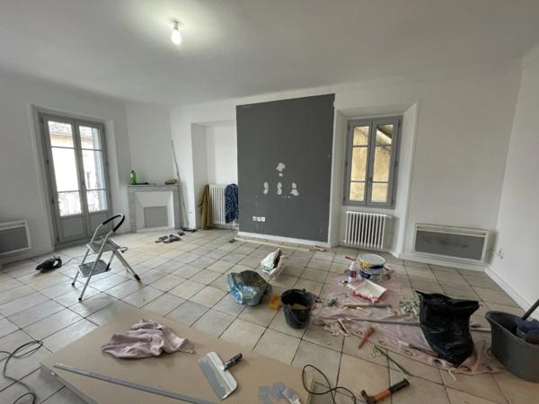 GRASSE CENTRE HISTORIQUE APPARTEMENT 2P 51.5 M2 RENOVE VENDU LOUE