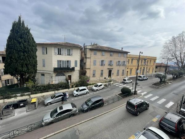 GRASSE CENTRE HISTORIQUE APPARTEMENT 2P 51.5 M2 RENOVE VENDU LOUE
