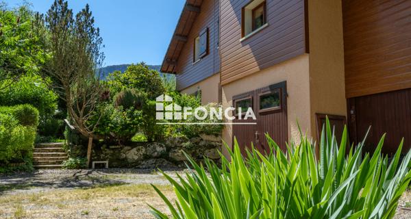 À vendre Maison 11 pièces 232 m² - Saint-jorioz 74410