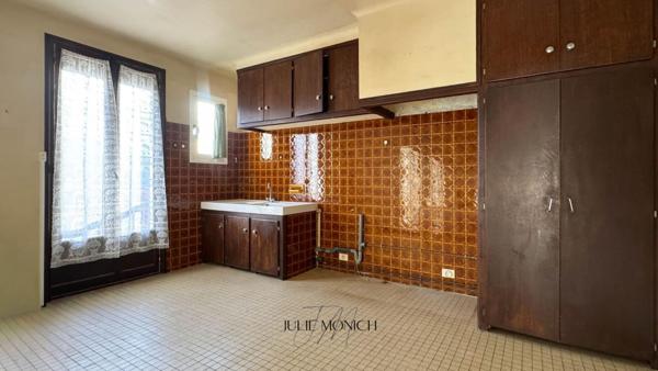 Maison, Immeuble, 9 pièces, double garage, jardin