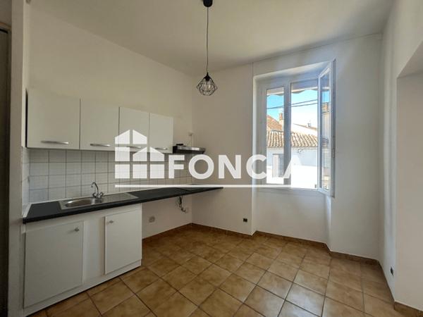 Location Appartement 2 pièces 25 m² - 11 RUE DE L'ECOLE Villeneuve Sur Lot 47300