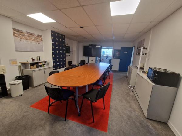 Bureaux 129m² – Beaucouze