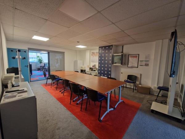 Bureaux 129m² – Beaucouze