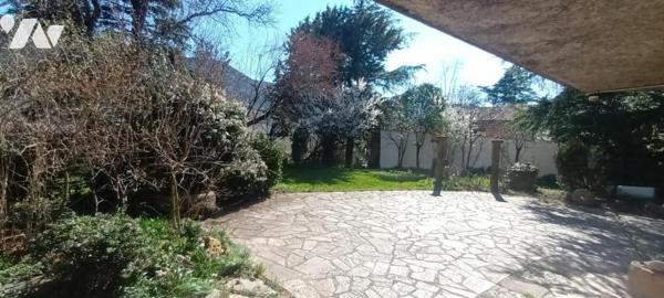 maison familiale avec logement indépendant en rez de chaussée