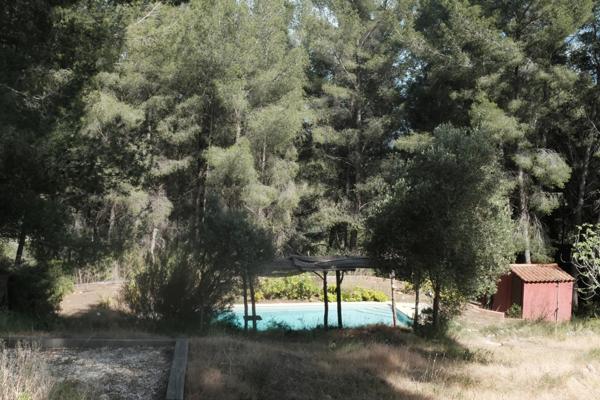 La campagne à deux pas de Bandol - Propriété de charme, piscine et grand terrain