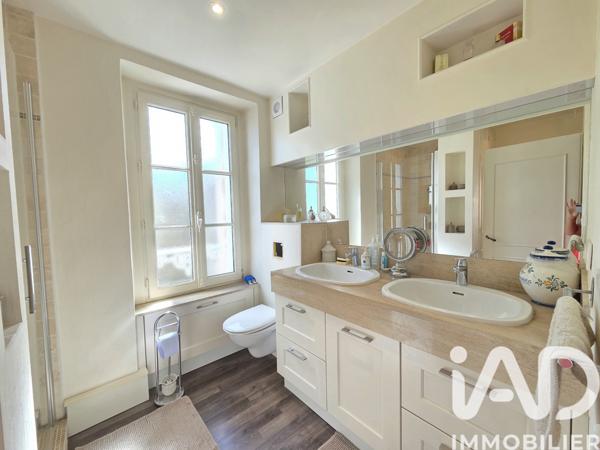 Maison à vendre 9 pièces 211,55 m² Vouneuil-sous-Biard