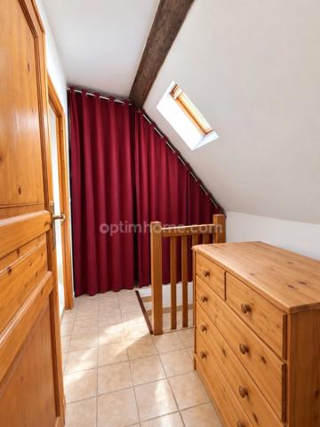 Maison ancienne de 47m² en duplex et mitoyenne des 2 cotés avec une dépendance, au calme à vendre 3 pièces ANGERVILLIERS (91)