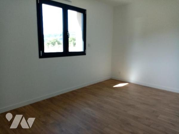 SAINT ETIENNE pavillon neuf plein pied de 146 m² hab, garage, sur terrain de 838 m²