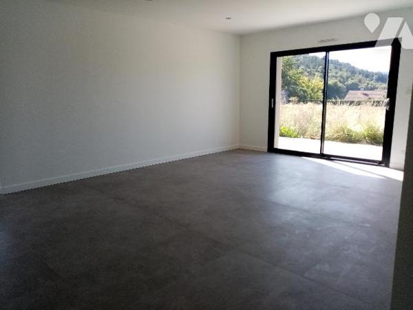 SAINT ETIENNE pavillon neuf plein pied de 146 m² hab, garage, sur terrain de 838 m²