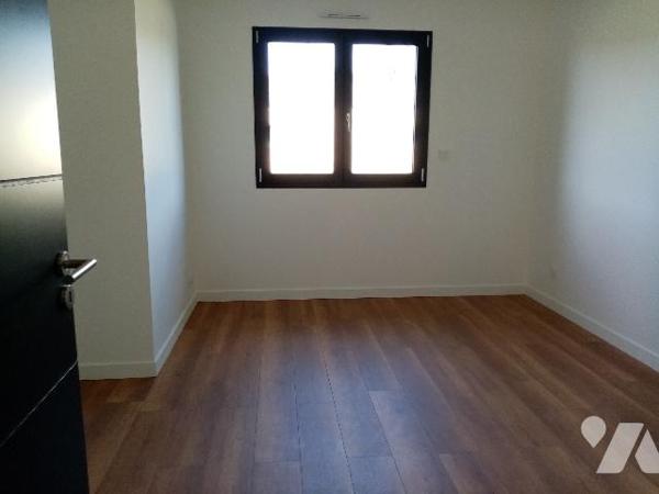 SAINT ETIENNE pavillon neuf plein pied de 146 m² hab, garage, sur terrain de 838 m²