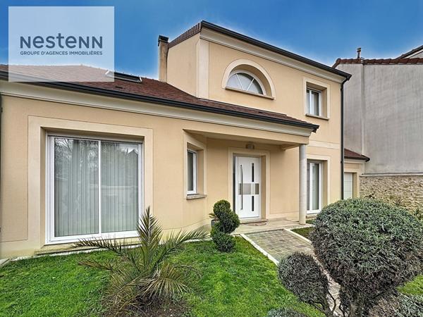 MAISON D'EXCEPTION d'environ 166 m² située à Leuville-Sur-Orge : Volume, Confort et Centre-ville