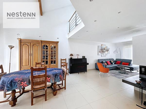 MAISON D'EXCEPTION d'environ 166 m² située à Leuville-Sur-Orge : Volume, Confort et Centre-ville