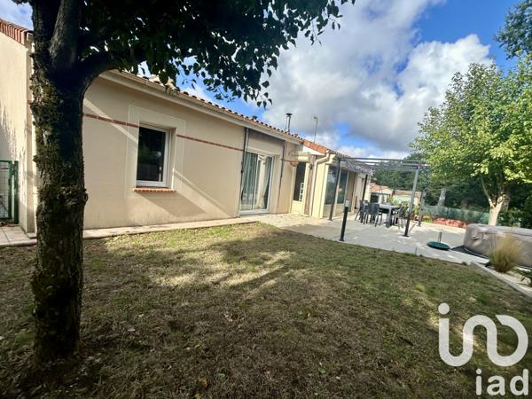 Maison à vendre 6 pièces 121 m² Saint-Laurent-sur-Sèvre