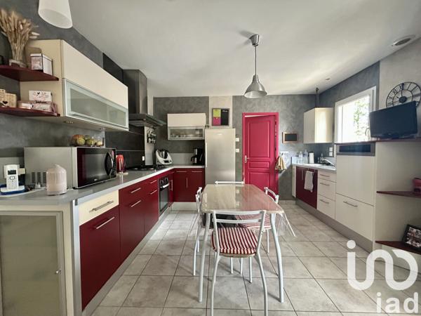 Maison à vendre 6 pièces 121 m² Saint-Laurent-sur-Sèvre