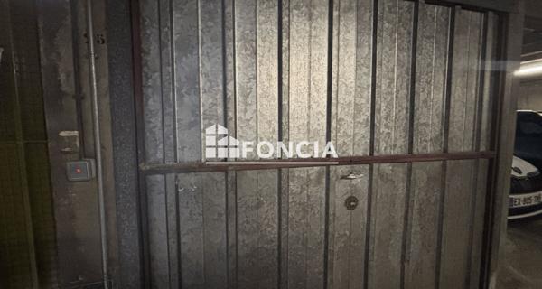 À vendre Parking 10 m² - Bron 69500
