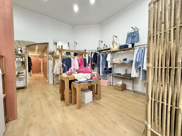 Local d activites de 53 m²