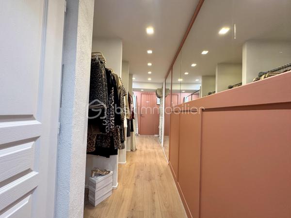 Local d activites de 53 m²