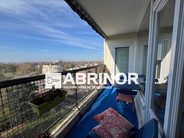 Appartement de 111 m² hab. aux pieds du tramway et du métro. ROUBAIX