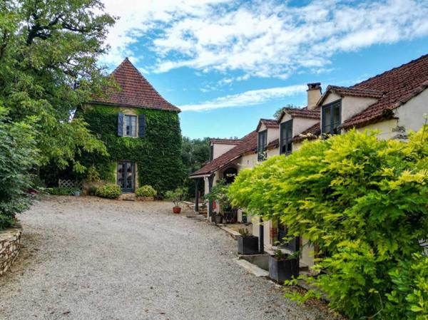 Maison ancienne - Catus SECTEUR CATUS. Ancien Corps de ferme avec 2 gites et annexe sur 9070 m² arborés avec espace piscine