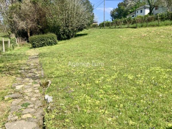 Maison - Proximite oloron-sainte-marie - Réf.:205262 PROXIMITE OLORON - AU CALME, JOLIE MAISON DE PLAIN PIED AVEC GRAND JARDIN ET VUE SUR LES MONTAGNES -