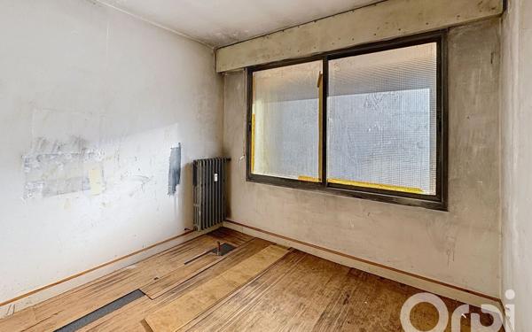 Appartement à vendre    5 pièces • 93,30 m2 Clamart