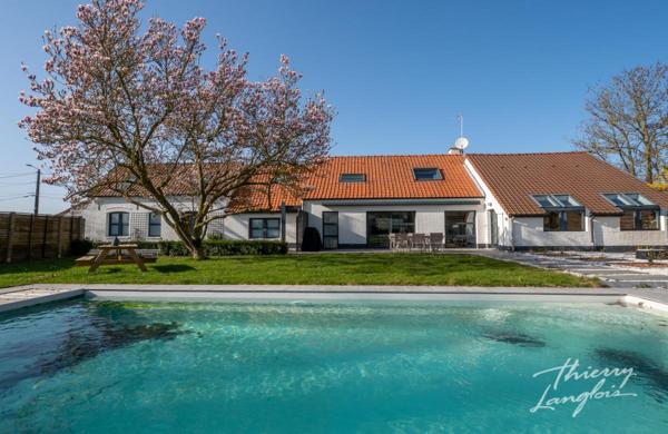 LONGÈRE D’EXCEPTION DE 210 m2 SUR 1 980 m2