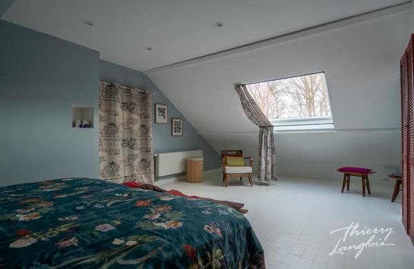 LONGÈRE D’EXCEPTION DE 210 m2 SUR 1 980 m2