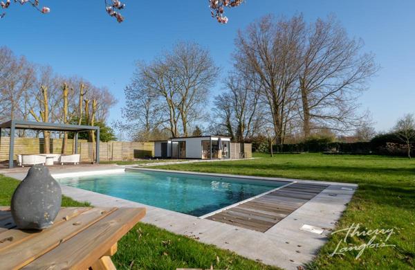 LONGÈRE D’EXCEPTION DE 210 m2 SUR 1 980 m2