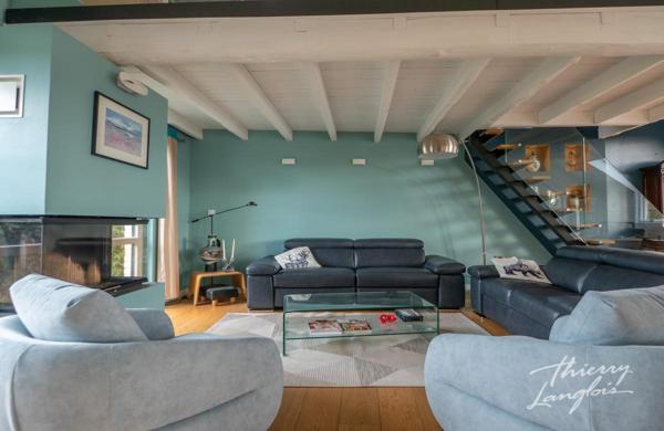 LONGÈRE D’EXCEPTION DE 210 m2 SUR 1 980 m2