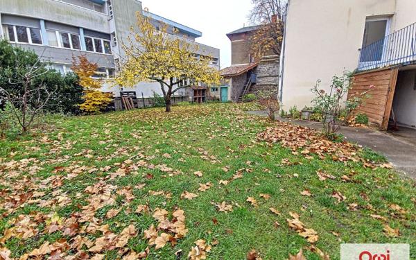 Appartement à louer    5 pièces • 132 m2 Montluçon