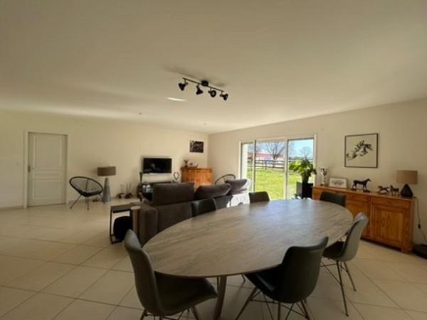 Domaine équestre de 8 hectares avec une belle villa de 150m²