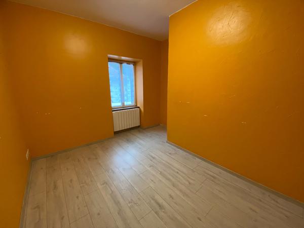 À louer ! Charmante maison en pierres au coeur de Ciry-le-Noble