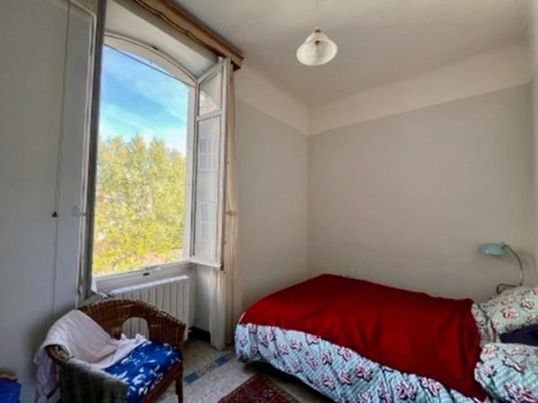 13001 - Rue SENAC - T4 - 91 m2 - BOURGEOIS - vendu avec CAVE. 322 200 euro