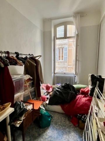 13001 - Rue SENAC - T4 - 91 m2 - BOURGEOIS - vendu avec CAVE. 322 200 euro