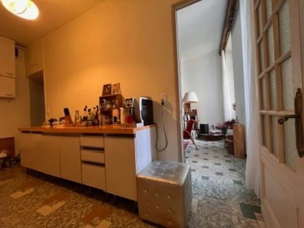 13001 - Rue SENAC - T4 - 91 m2 - BOURGEOIS - vendu avec CAVE. 322 200 euro