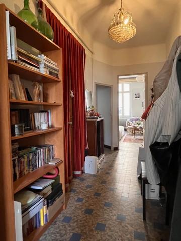 13001 - Rue SENAC - T4 - 91 m2 - BOURGEOIS - vendu avec CAVE. 322 200 euro