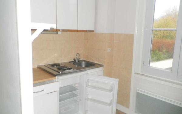 Appartement à louer    1 pièce •  Chevincourt