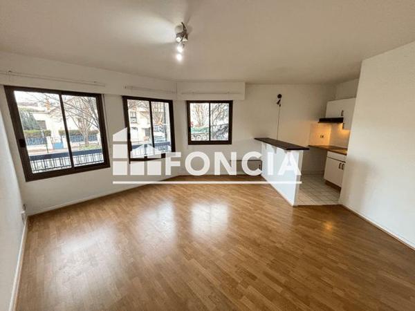 Location Studio 27.55 m² - 9 RUE DE FONTENAY Bourg La Reine 92340