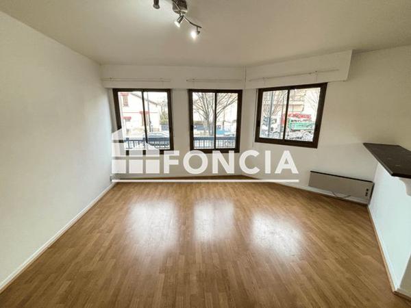 Location Studio 27.55 m² - 9 RUE DE FONTENAY Bourg La Reine 92340