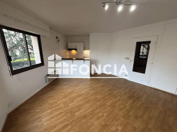 Location Studio 27.55 m² - 9 RUE DE FONTENAY Bourg La Reine 92340