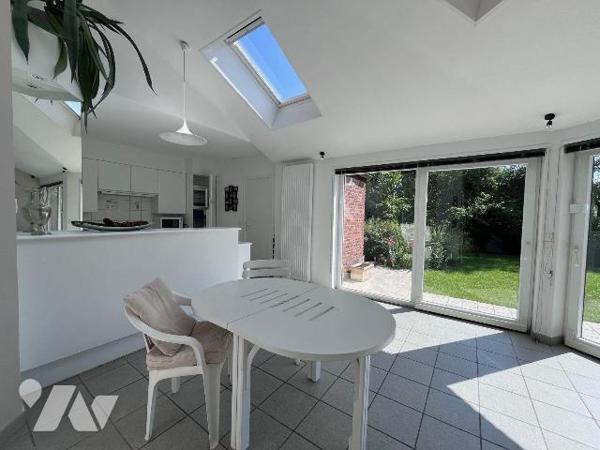 HAZEBROUCK - Hyper centre / A deux pas du jardin public 
Très jolie maison de famille, lumineu...