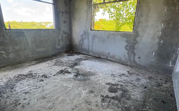 Maison à vendre    8 pièces •  Le Gosier