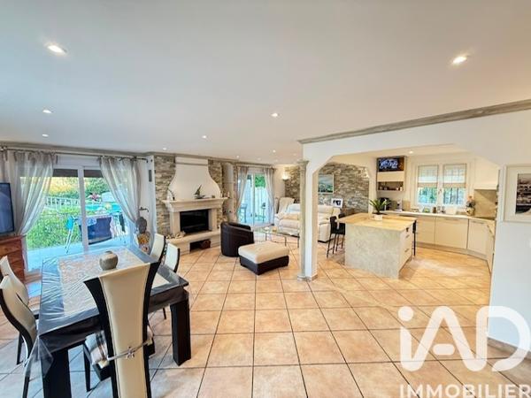 Maison à vendre 7 pièces 236 m² Cagnes-sur-Mer