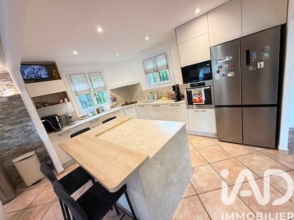 Maison à vendre 7 pièces 236 m² Cagnes-sur-Mer
