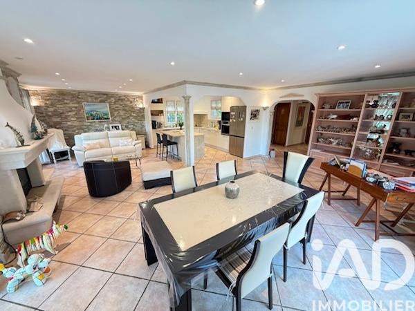 Maison à vendre 7 pièces 236 m² Cagnes-sur-Mer