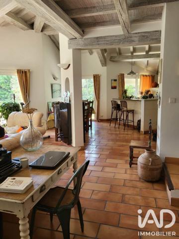Maison à vendre 6 pièces 136 m² Arles
