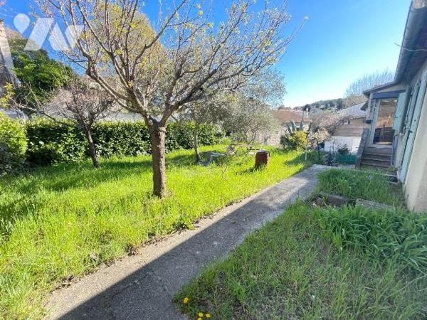 A vendre - Manosque (04) - Alpes de Haute Provence : Maison d'habitation d'env 95,63 m² à moder...