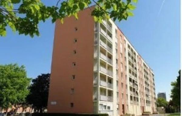 DROME PROVENCALE, sud Montélimar, vue dégagée pour ce bel appartement à louer au 6è ét avec ascenseur et 3 balcons